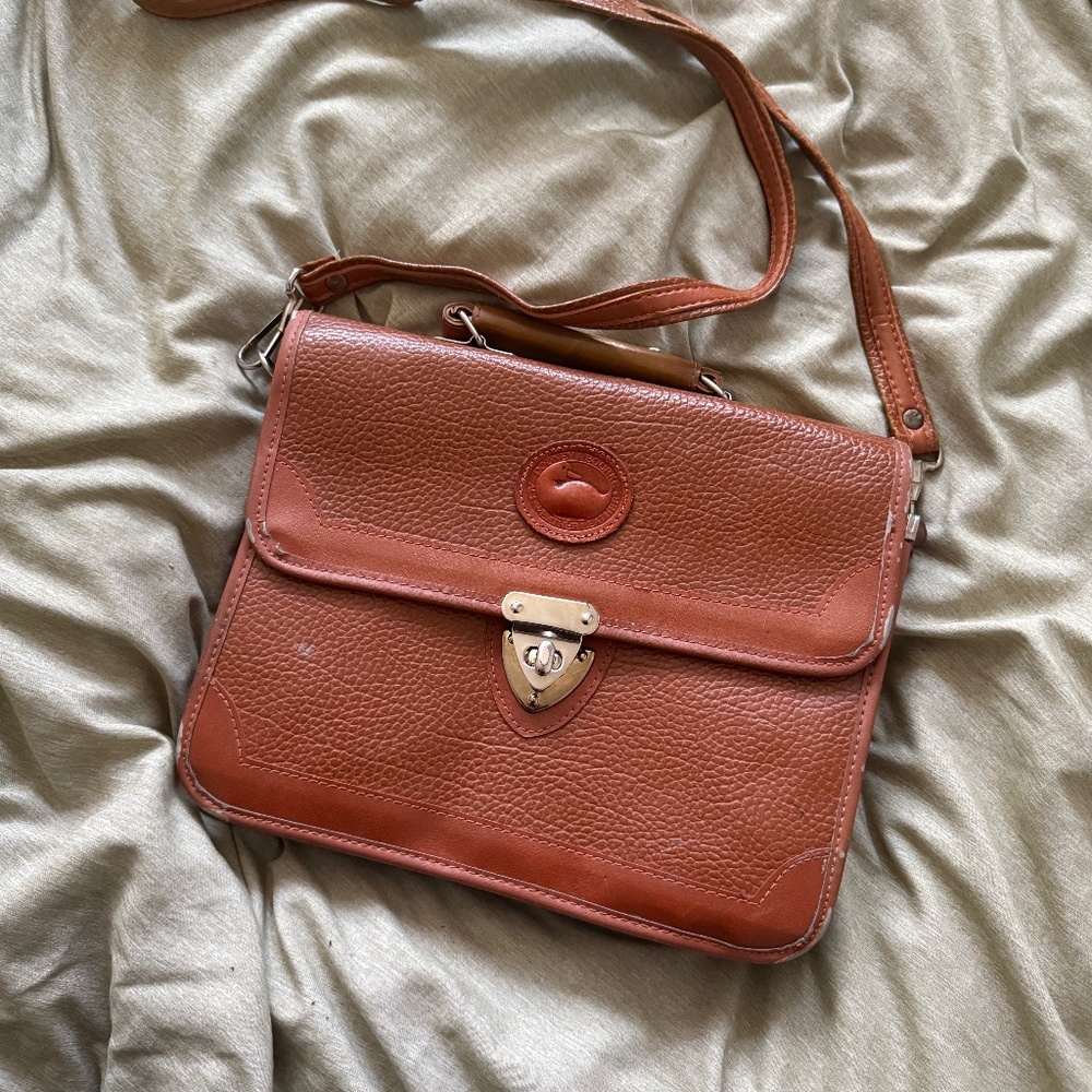 Vintage Dooney & Burke shoulder bag